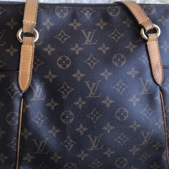 Louis Vuitton Totally MM tote - Picture 5 of 13